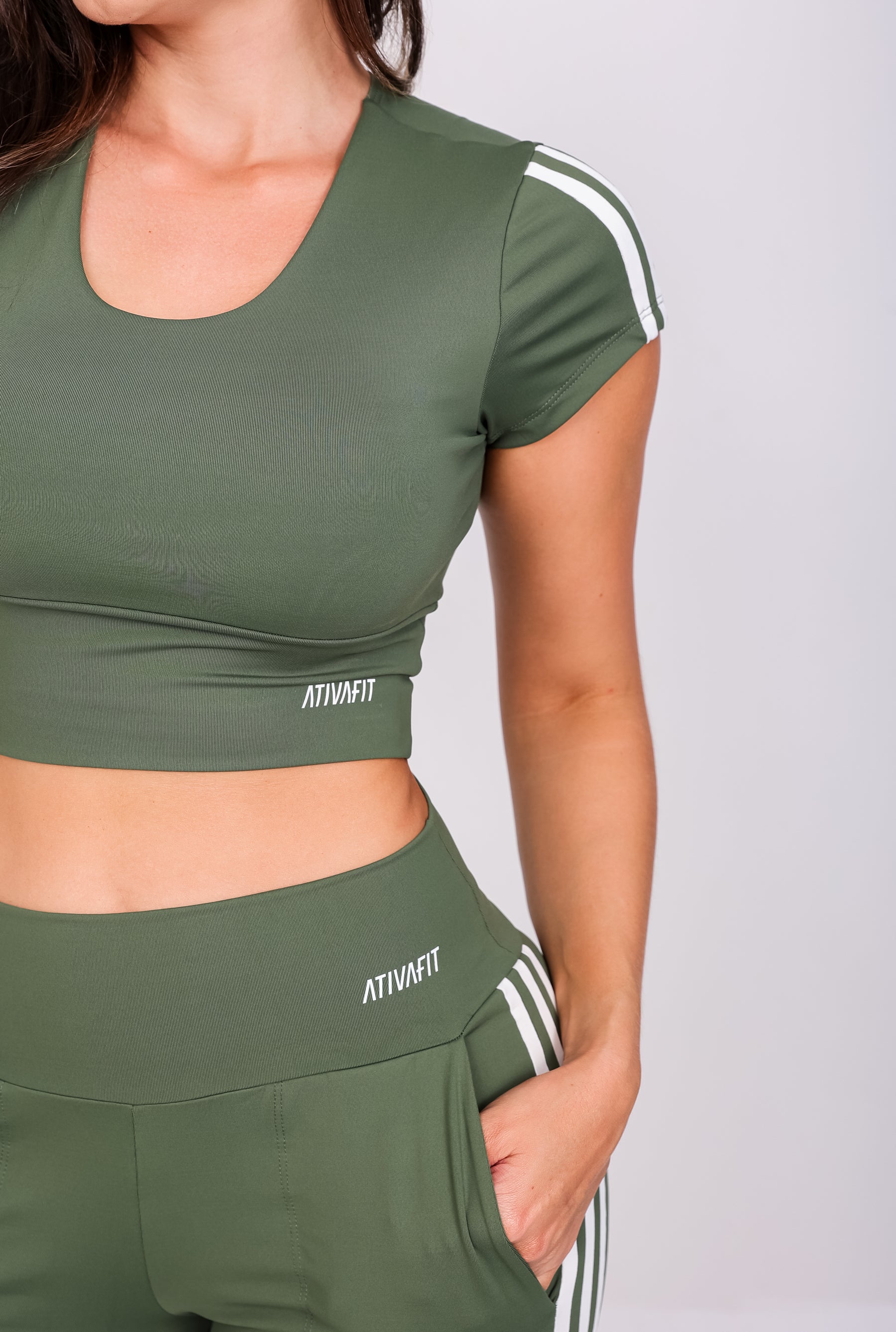 Conjunto Legging c/Bolso e Cropped Leticia Verde Musgo